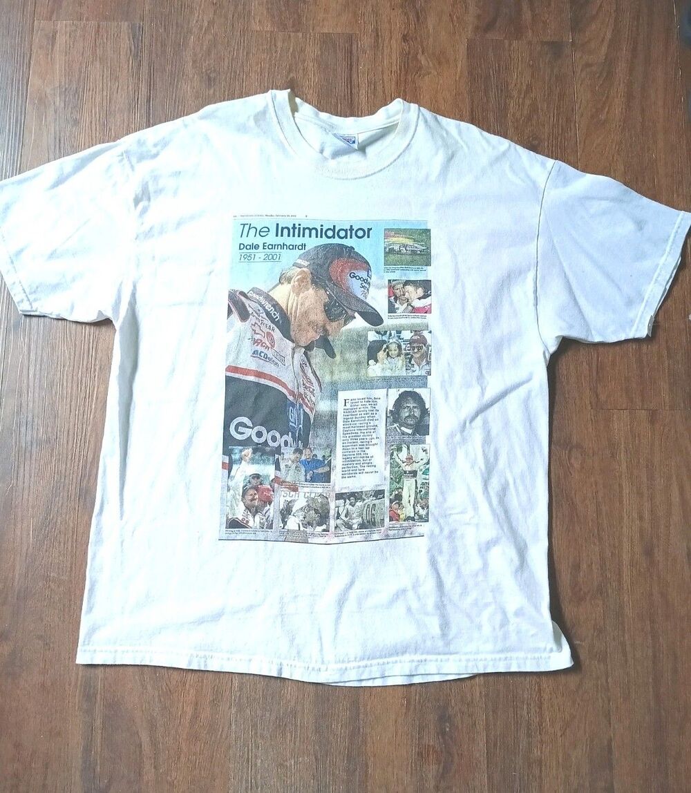 Dale Earnhardt In Memoriam 2001  Daytona Beach Newspaper Print Shirt (L)